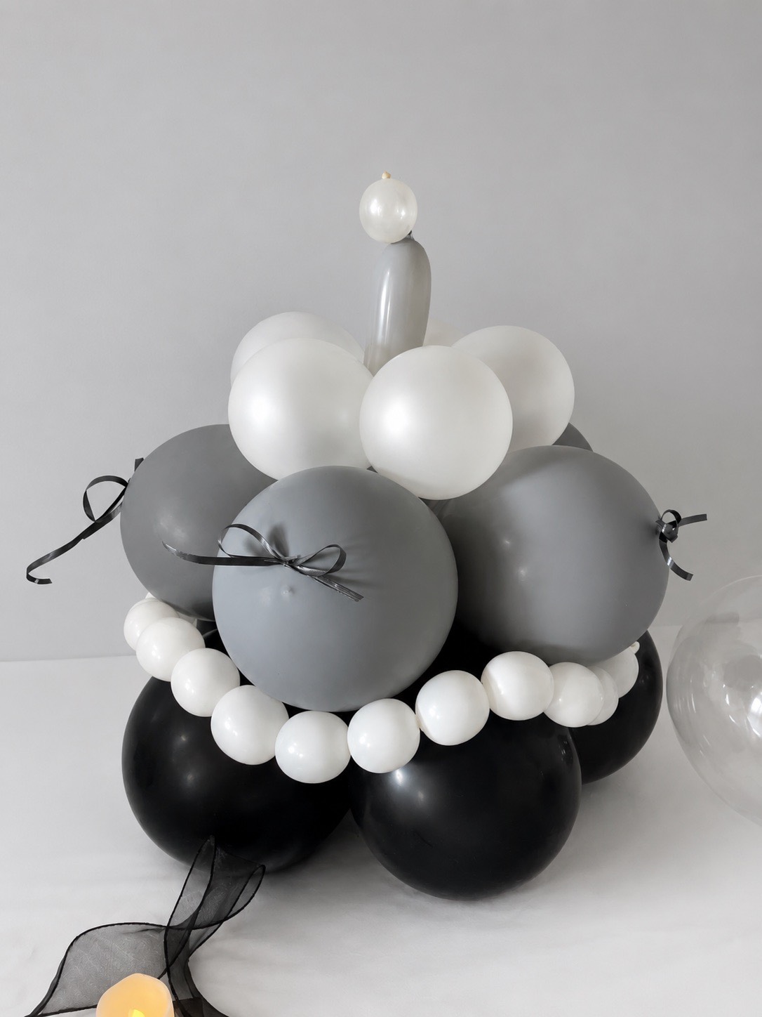 Balloon Cake(black)のホテル客室バルーン装飾