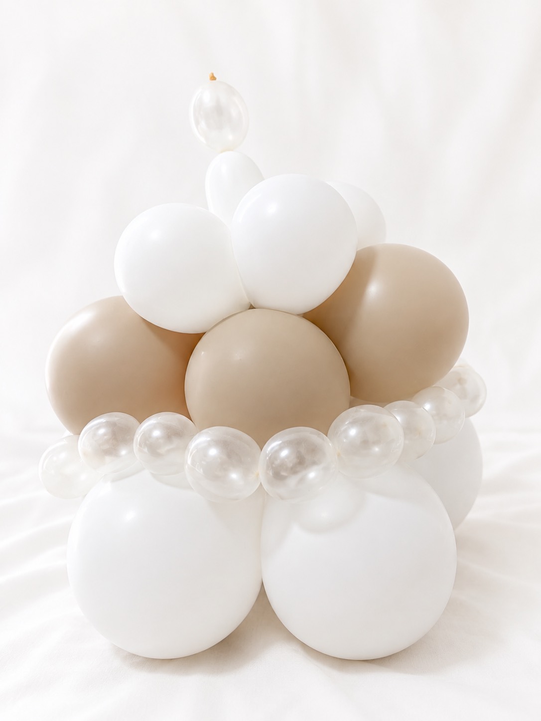 Balloon Cake(brown)のホテル客室バルーン装飾